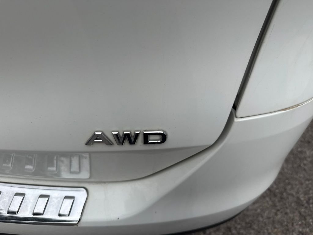 Used 2016 White Nissan S image 7