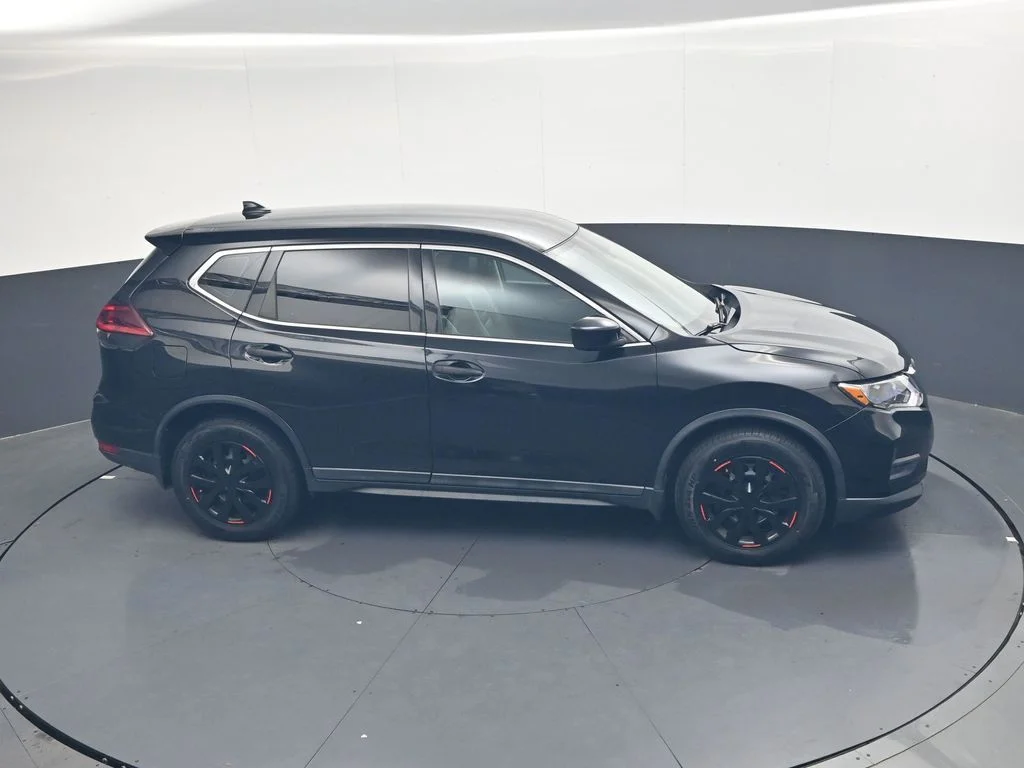 Used 2020 Black Nissan S image 33