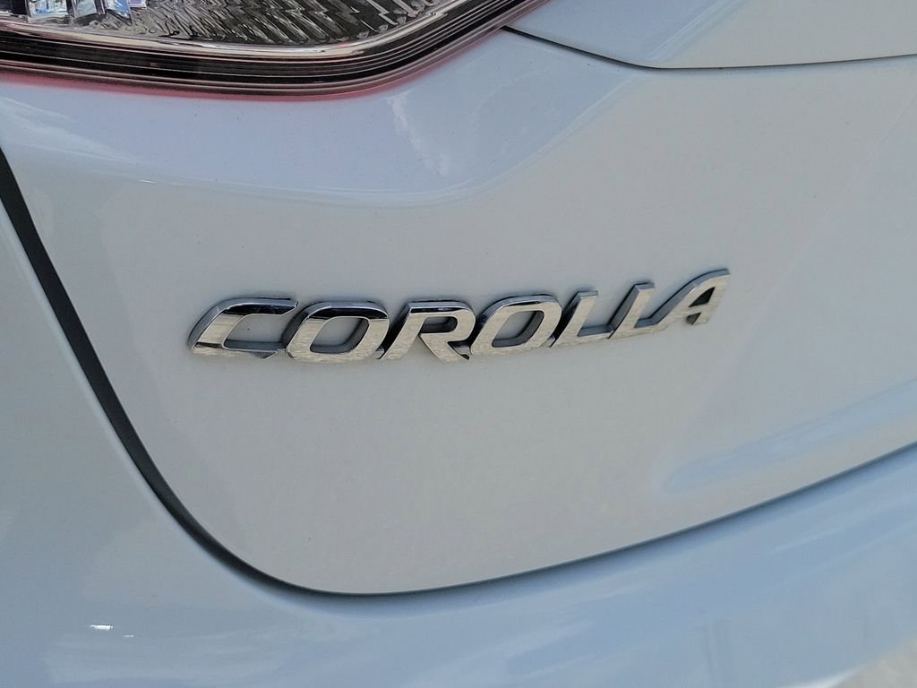 Used 2023 White Toyota LE image 5