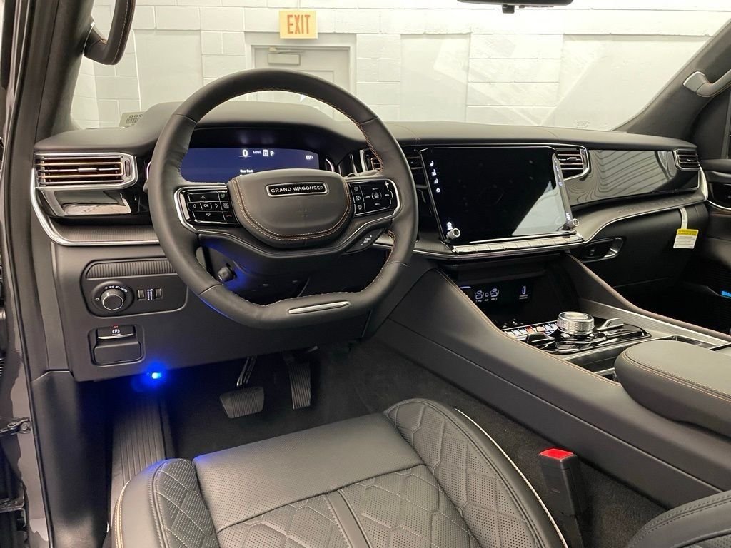 New 2026 Baltic-Gray Metallic Clear-Coat Exterior Paint Jeep Summit Reserve image 13