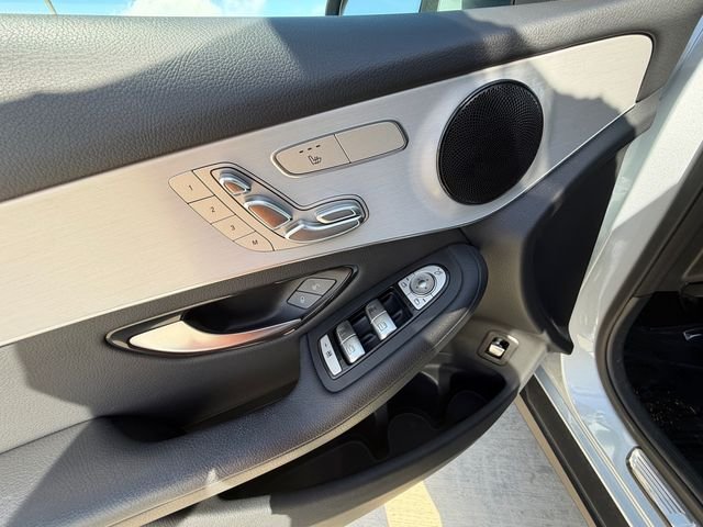Used 2022 Silver Mercedes-Benz GLC 300 image 11