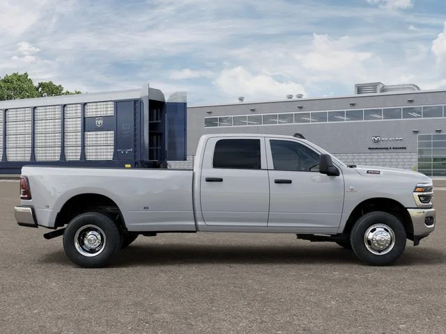 New 2026 Bright White Clear-Coat Exterior Paint RAM Tradesman image 22