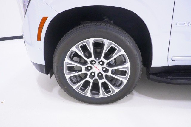 2026 GMC Yukon XL Denali - Photo 13