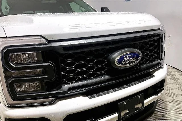 Used 2024 Oxford White Ford XL image 49