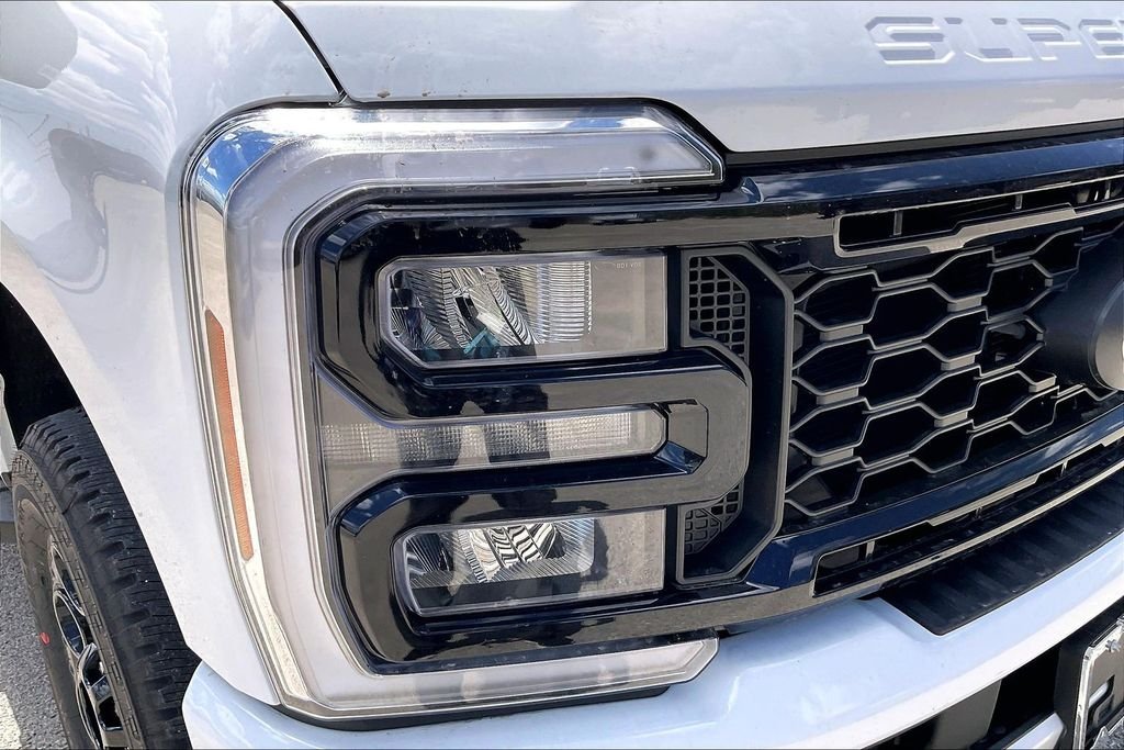 New 2026 Ford Super Duty F-250 Lariat 4D Crew Cab