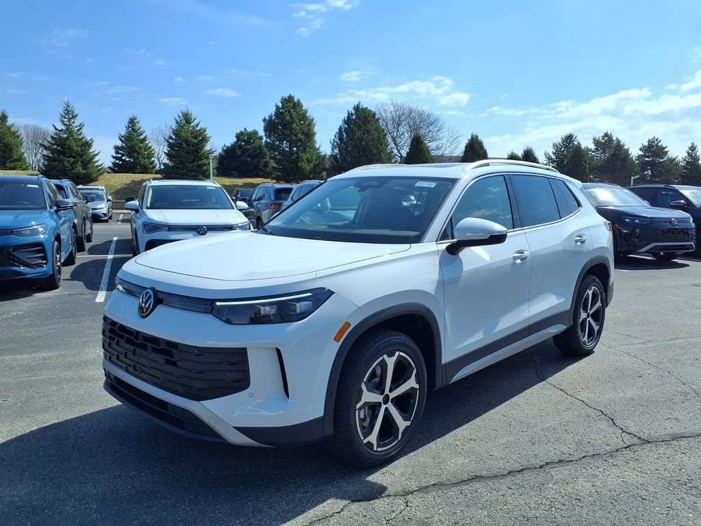 New 2026 Pure White Volkswagen 2.0T SE image 5