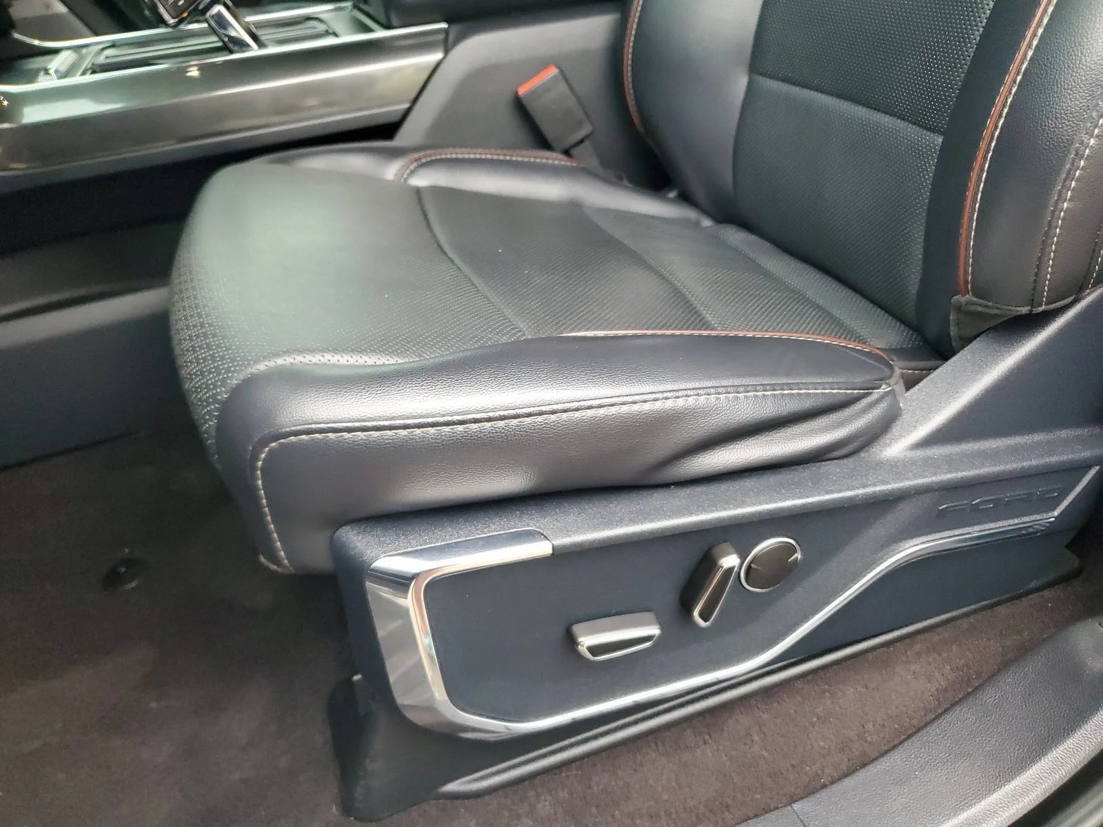 Used 2021 Gray Ford Lariat image 14