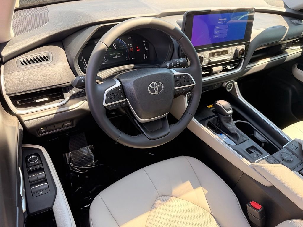 Used 2025 Black Toyota XLE image 22