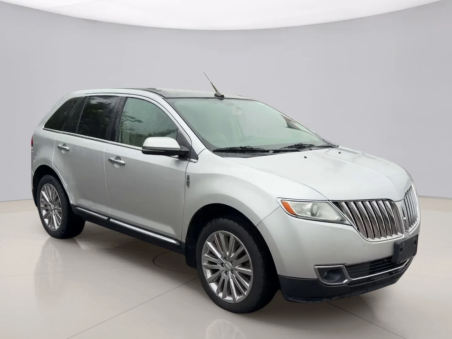 Used 2013 Silver Lincoln AWD image 7