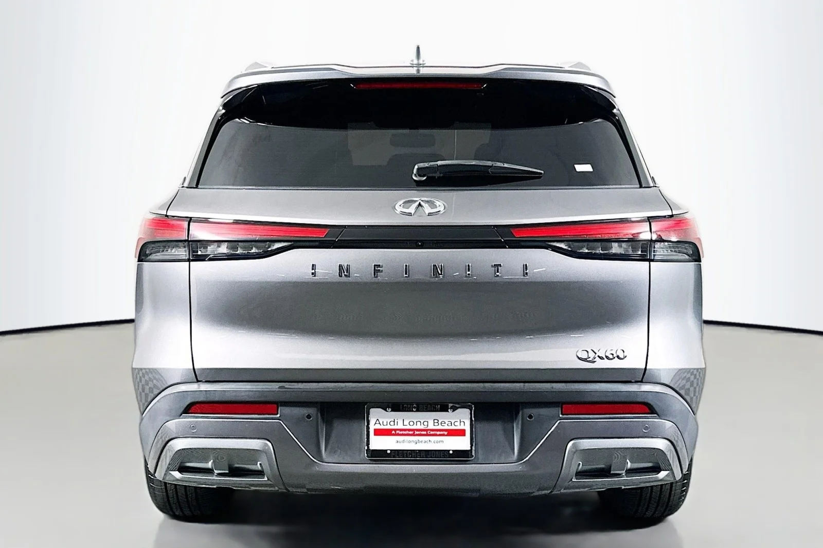 Used 2022 Graphite Shadow INFINITI LUXE image 3