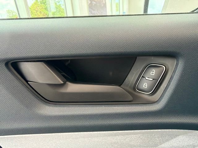 New 2026 Oxford White Ford XLT image 19