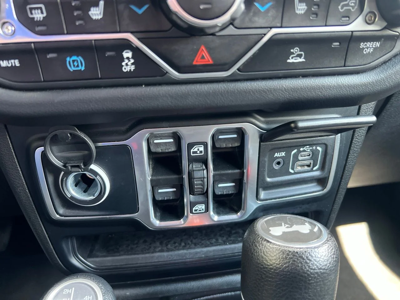 Used 2024 Silver Jeep Sahara 4xe image 33