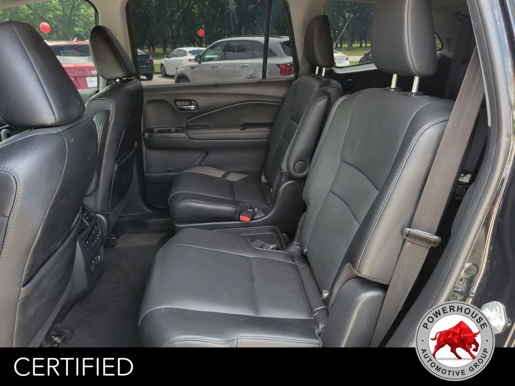 Used 2021  Honda Touring image 16