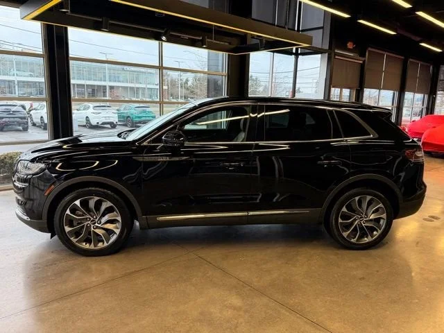 Used 2023 Black Metallic Lincoln Reserve image 3