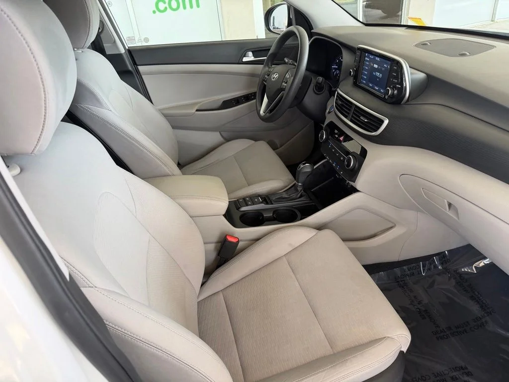 Used 2019 White Hyundai Value image 25
