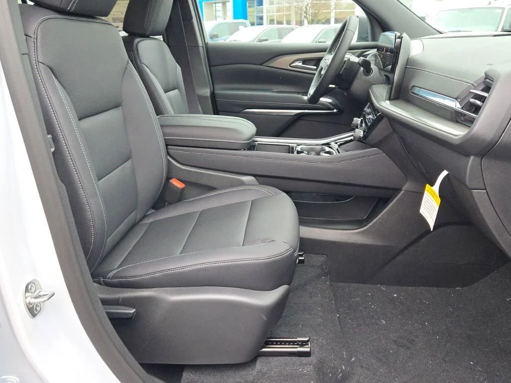 2026 Chevrolet Traverse LT - Photo 6