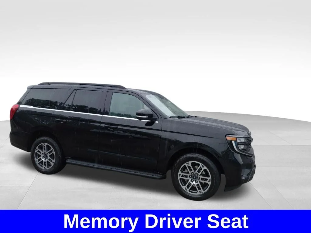 Used 2025 Black Metallic Ford Active image 7