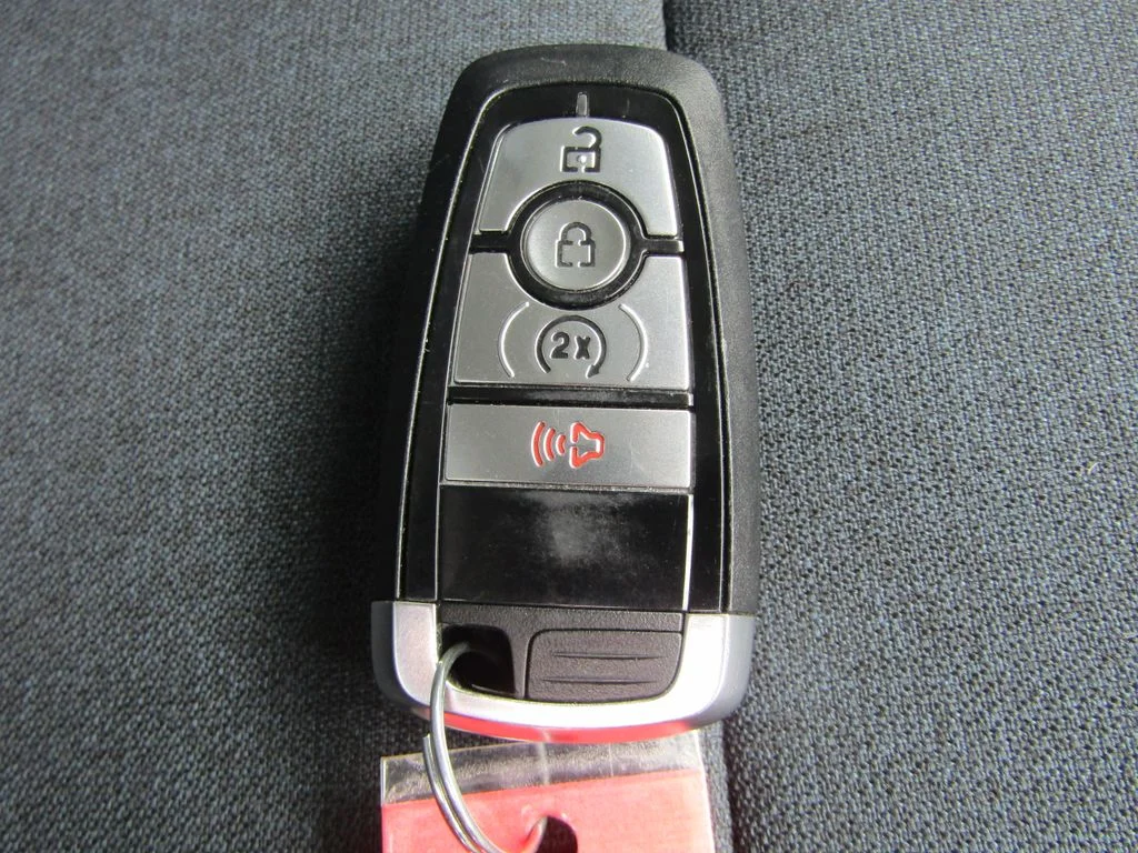 Used 2025 Green Ford XLT image 37