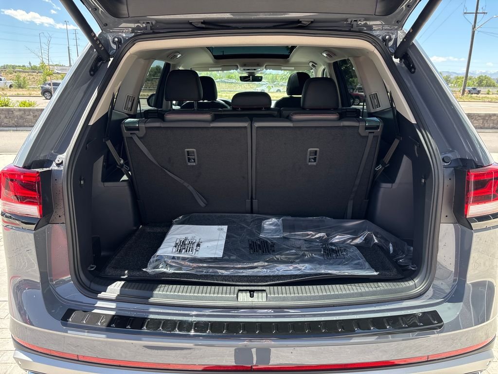 New 2026 Pure Gray Volkswagen 2.0T Peak Edition image 24