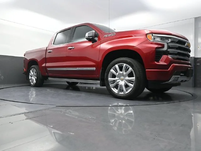 Used 2023 Red Chevrolet High Country image 18