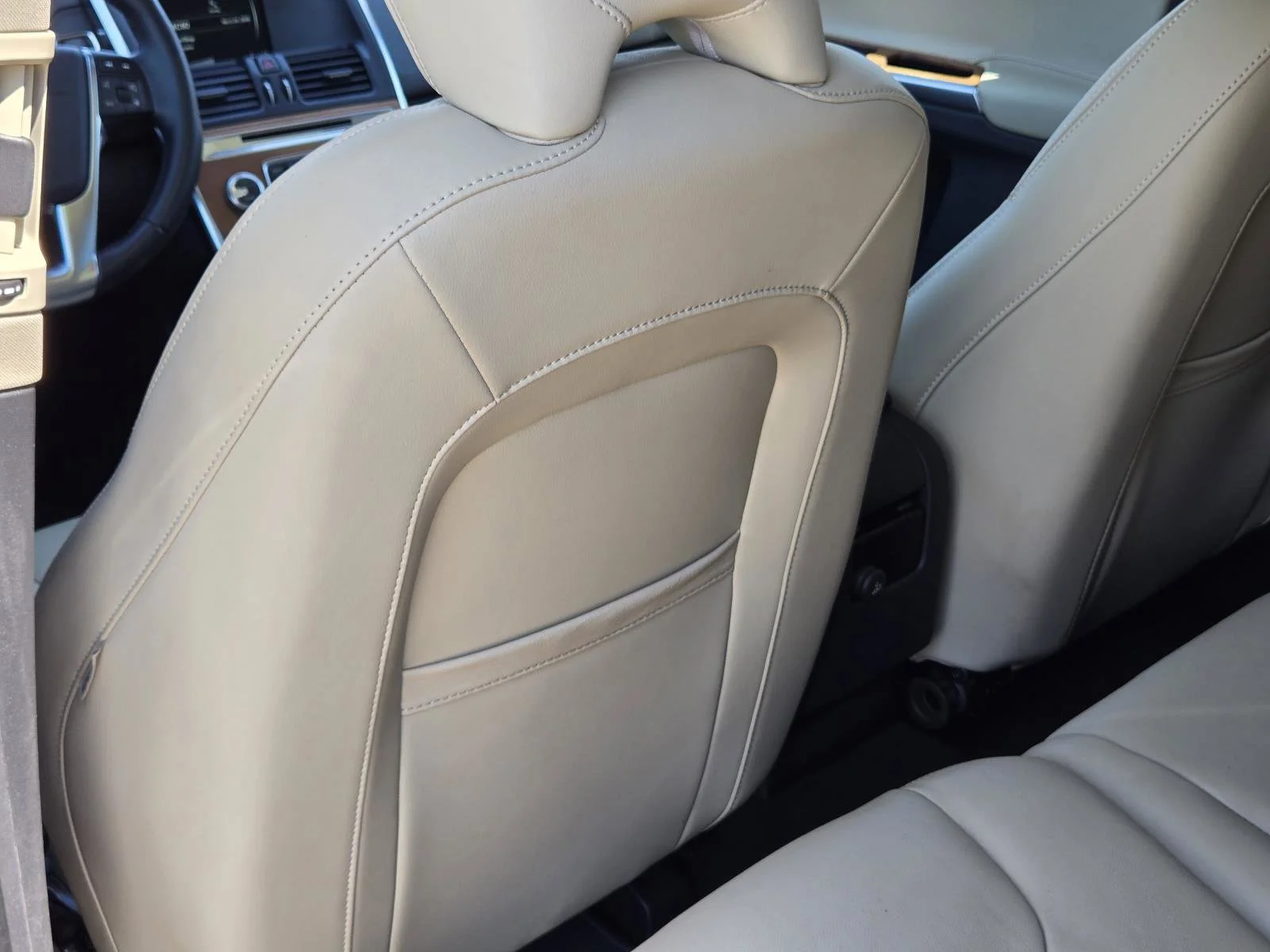 Used 2017 Blue Metallic Volvo Inscription image 33