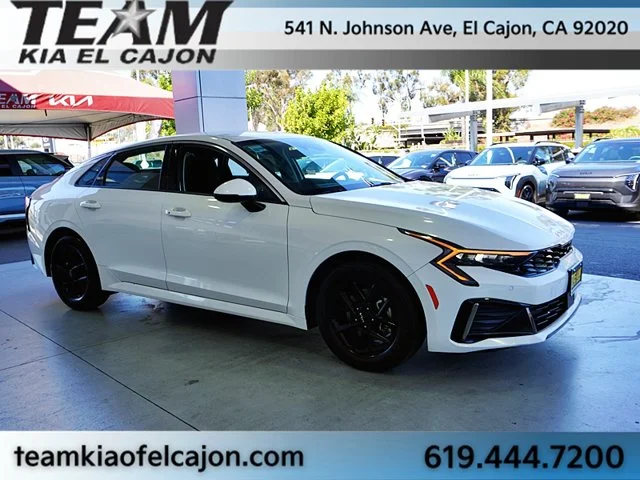 Used 2025 White Kia LXS image 11