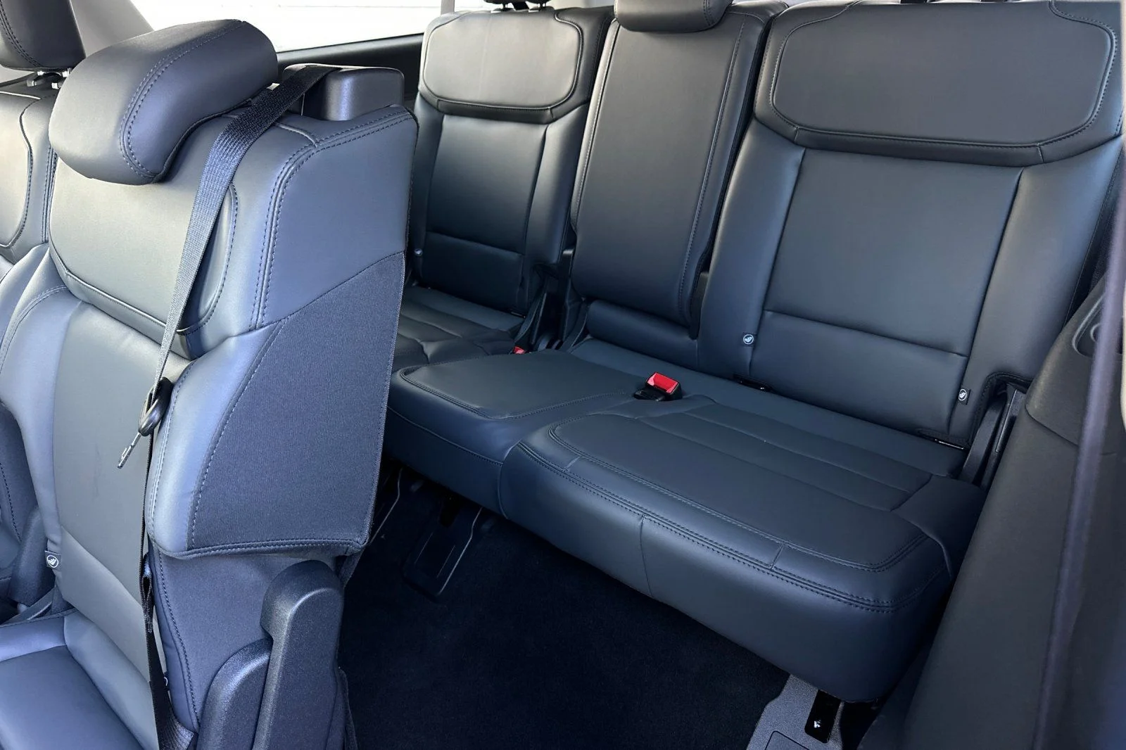 New 2026 Glacier Gray Metallic Tri-Coat Ford MAX Active image 14