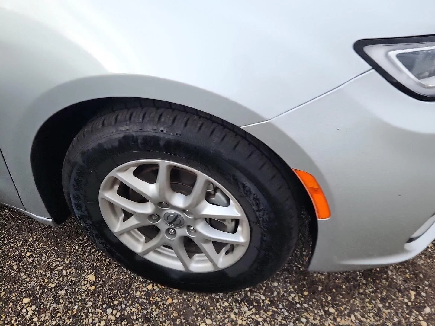 Used 2024 Silver Mist Clearcoat Chrysler Touring L image 2