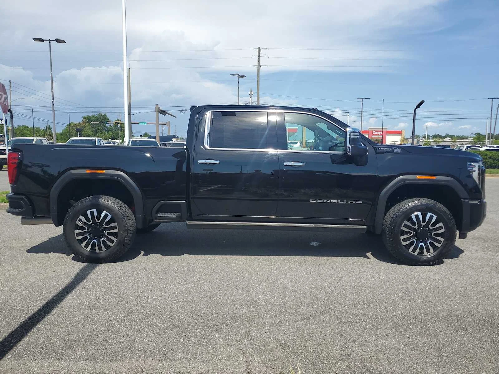 Used 2025 Onyx Black GMC Denali Ultimate image 7