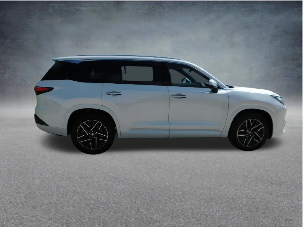 Used 2025 Beige Lexus 350 Premium image 8