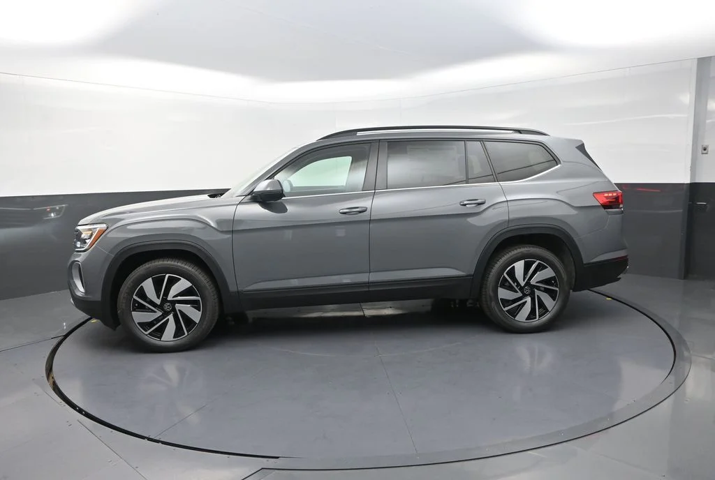 New 2026  Volkswagen SE w/Technology image 6