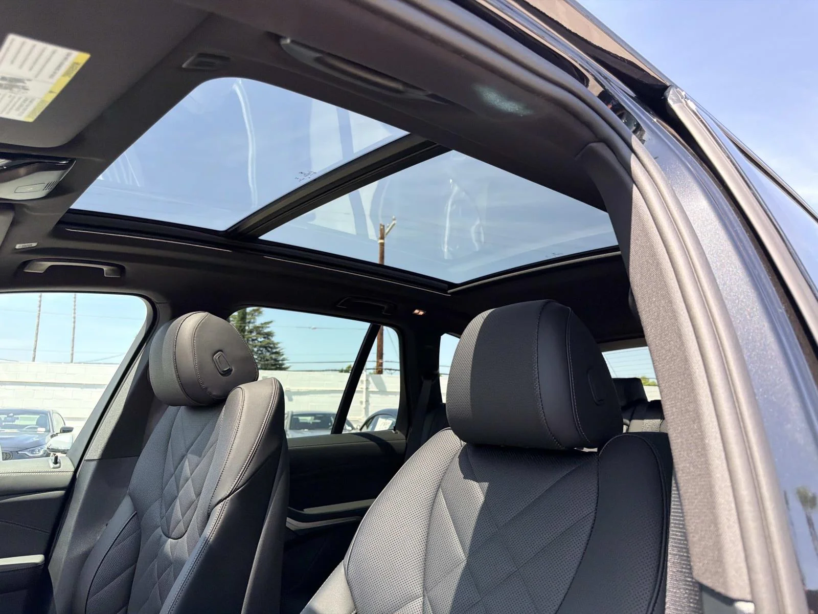 New 2026 Black Sapphire Metallic BMW sDrive40i image 17