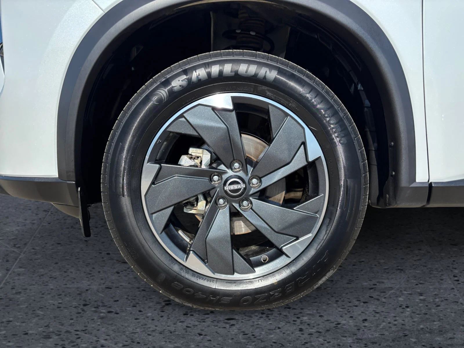 Used 2025 White Nissan Midnight Edition image 9