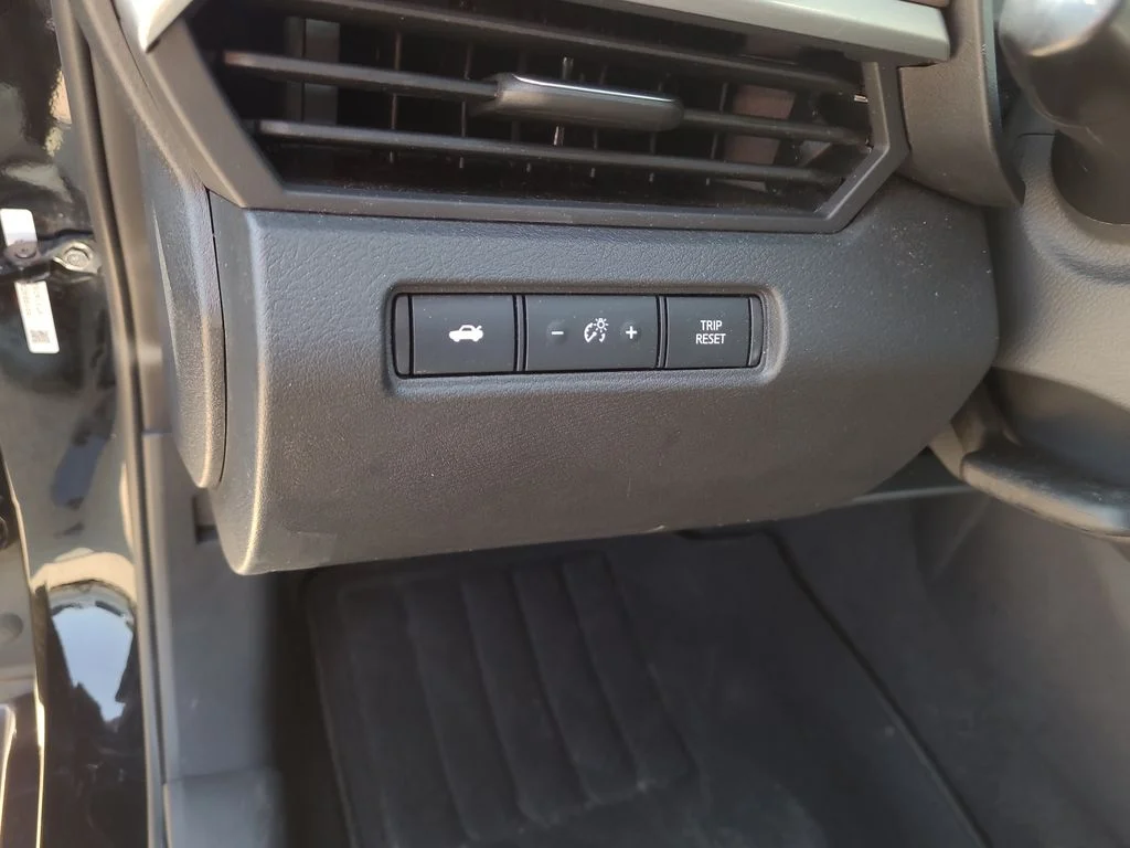 Used 2025 Black Nissan 2.5 SV image 22
