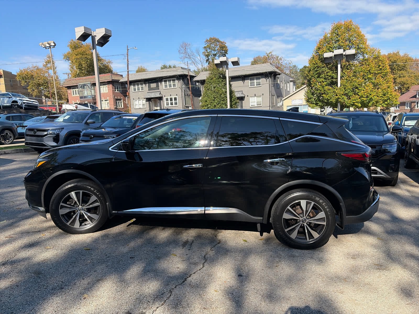 Used 2020 SUPER BLACK Nissan S image 3