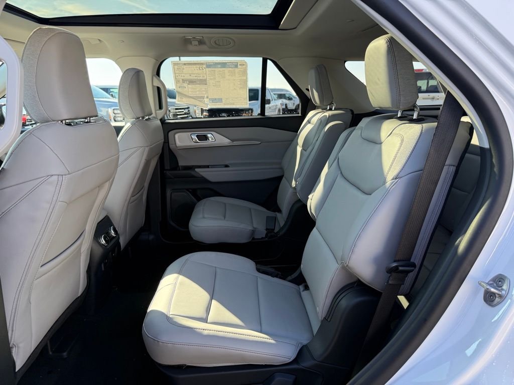 New 2026 Star White Metallic Tri-Coat Ford Active image 10