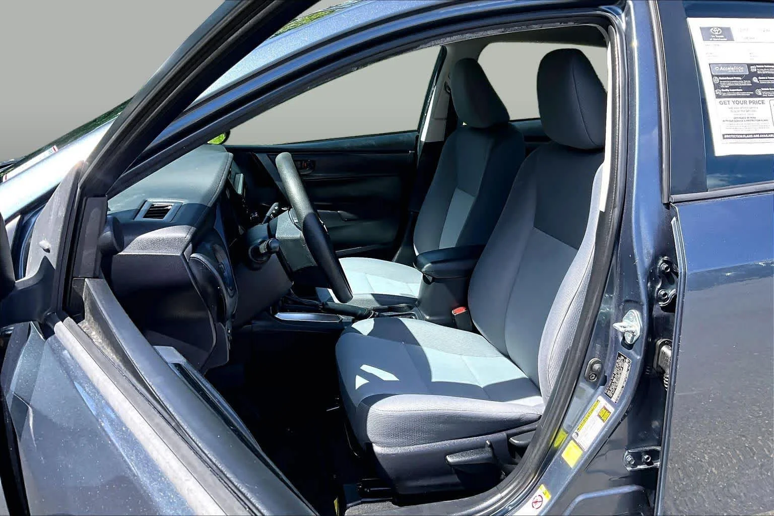 Used 2017 Slate Metallic Toyota L image 9