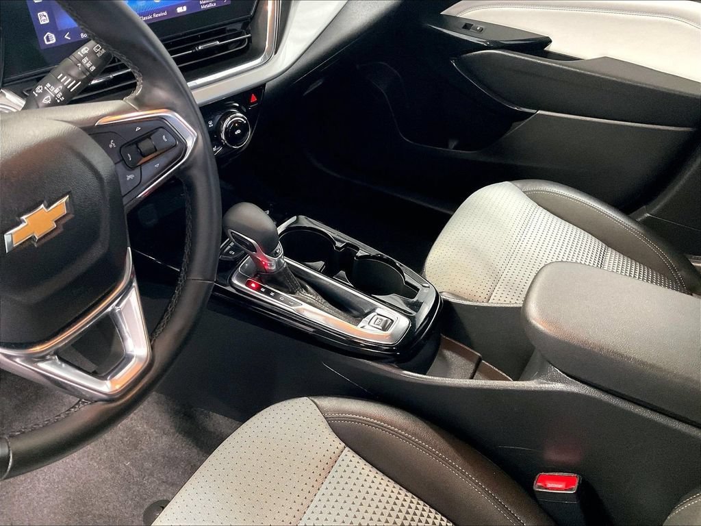 Used 2025 Crimson Metallic Chevrolet LT image 20