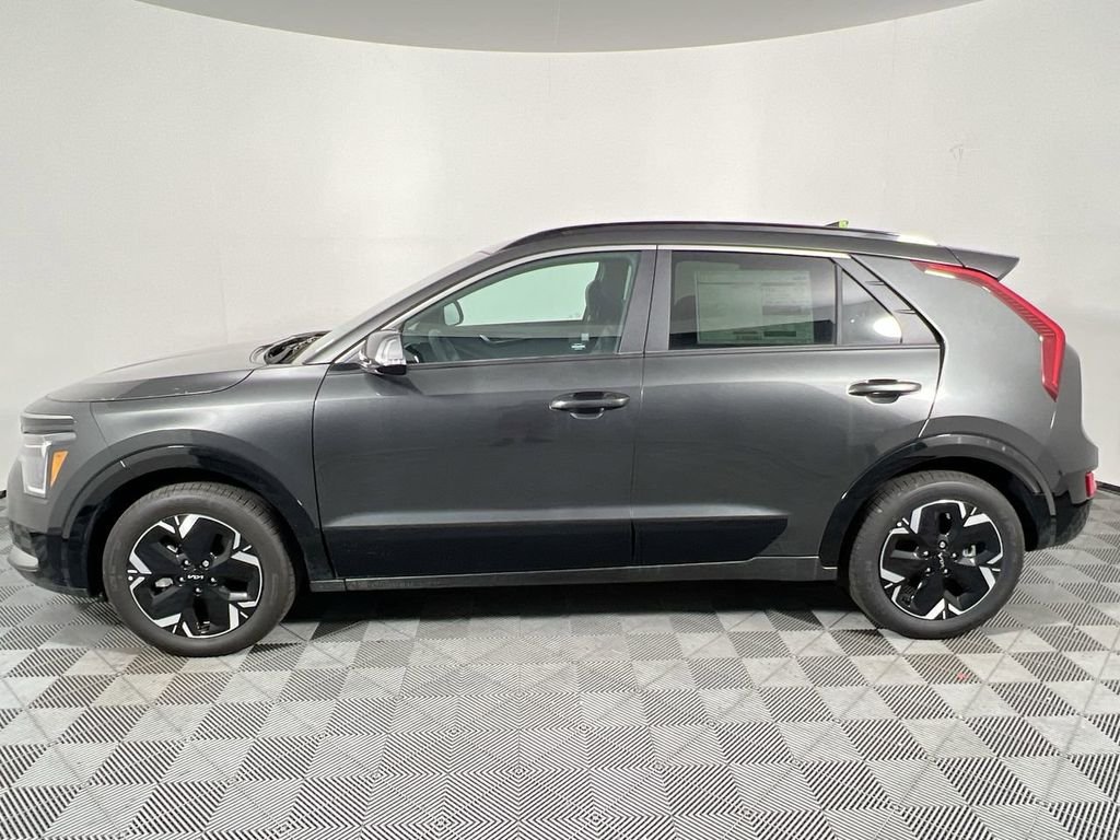 New 2026 Interstellar Gray Kia WIND image 6