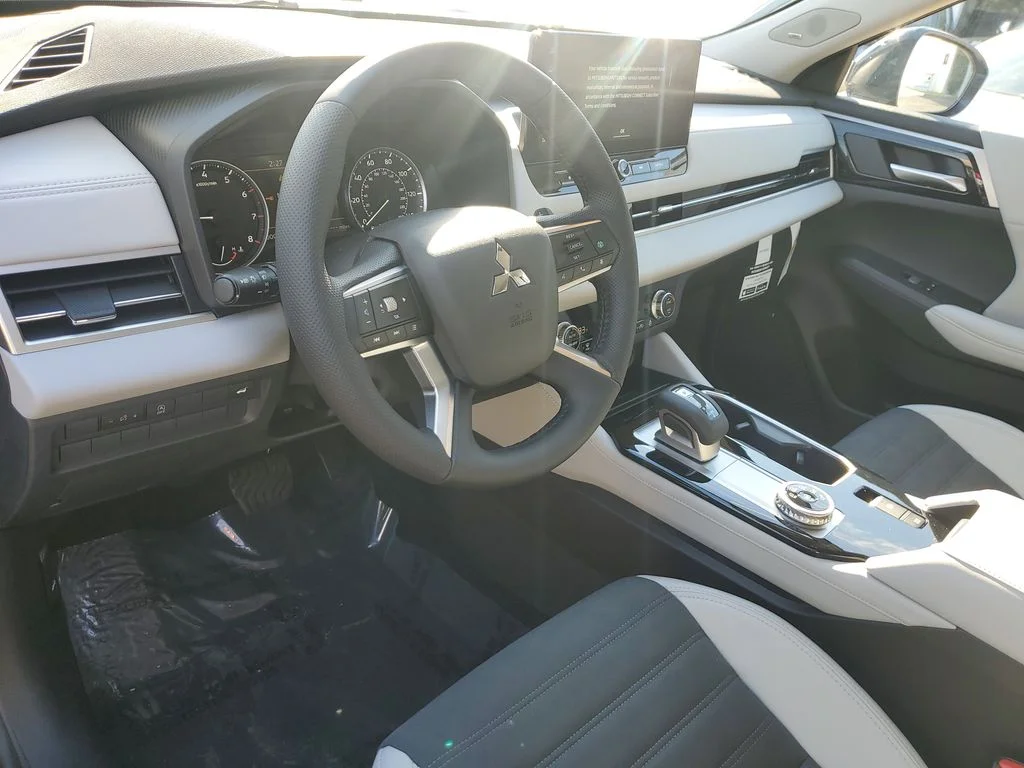 2026 Mitsubishi Outlander SE - Photo 19
