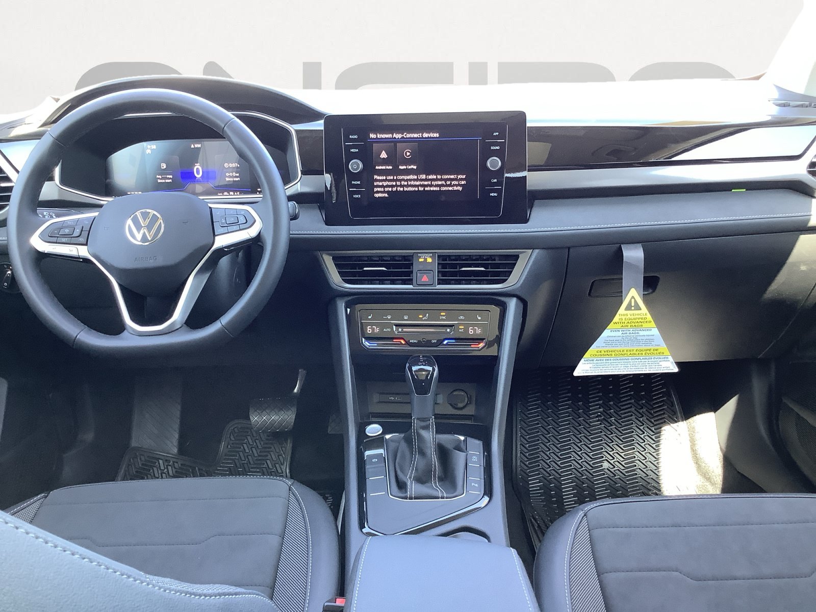 New 2026 Pure White w/Deep Black Roof Volkswagen SE Black image 13