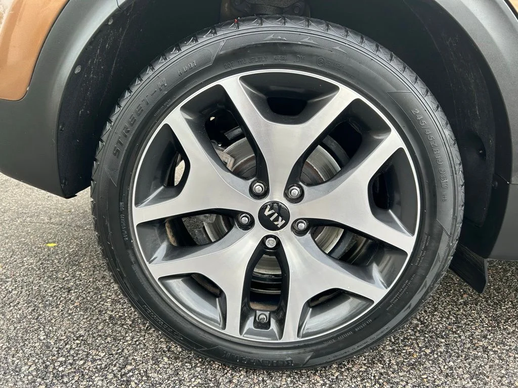 Used 2018 Brown Kia SX image 12