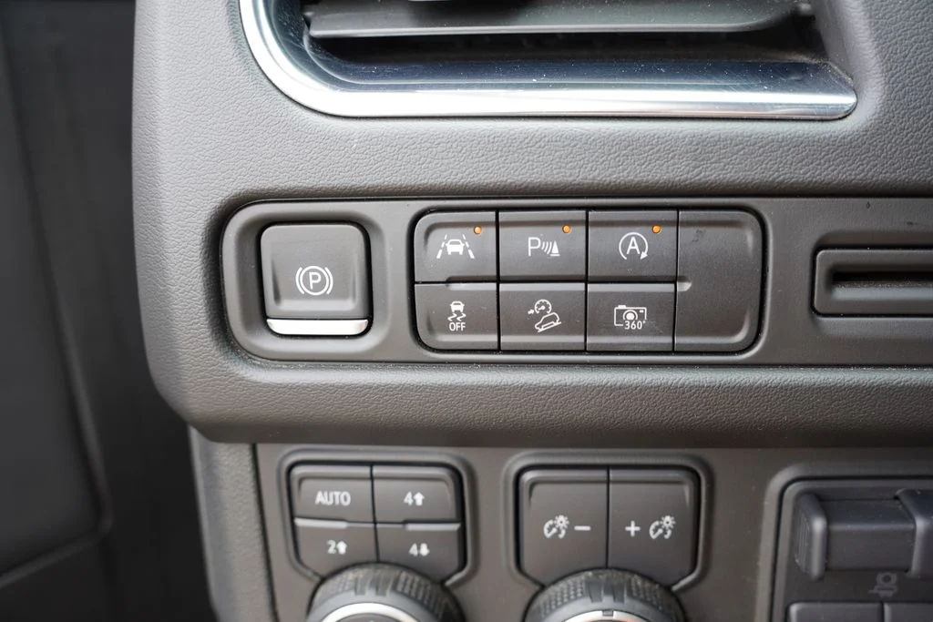 Used 2024 Sterling Gray Metallic Chevrolet Z71 image 29