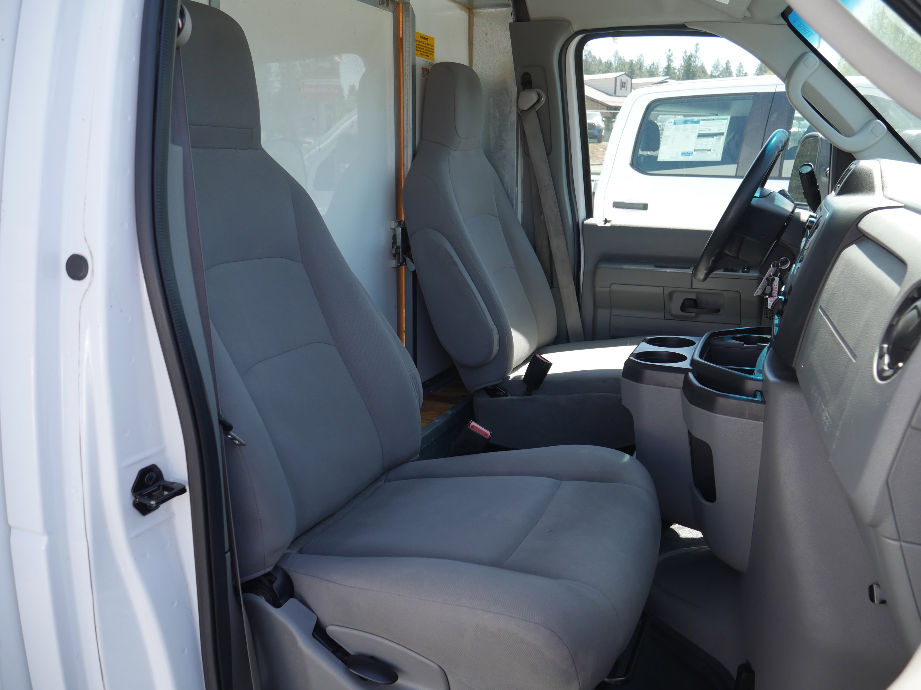2024 Ford E-Series Cutaway Base - Photo 16