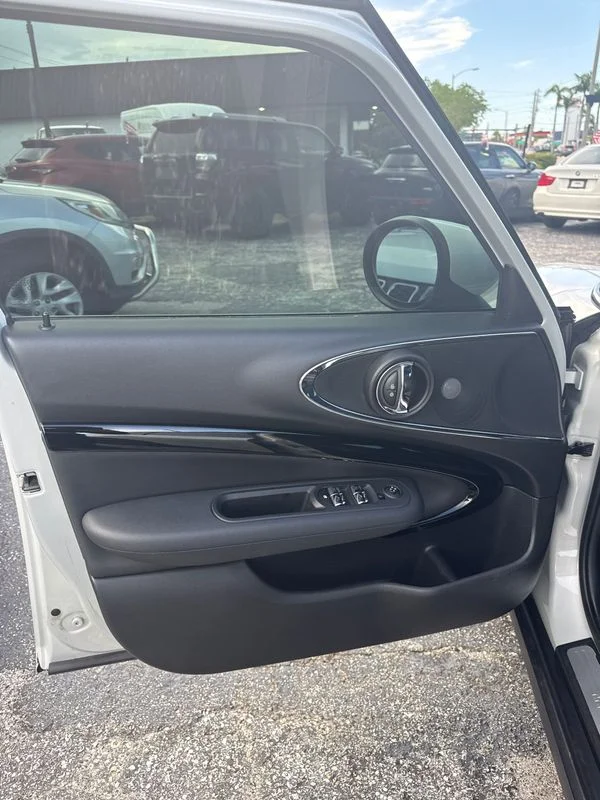 Used 2023 White MINI Cooper S image 19