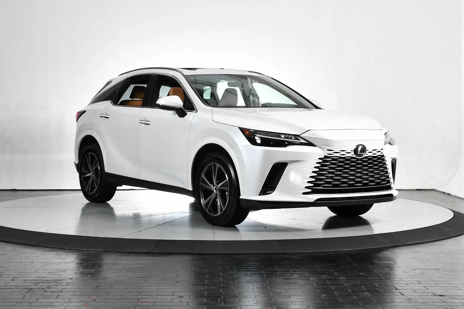 Used 2025 Eminent White Pearl Lexus Premium image 9