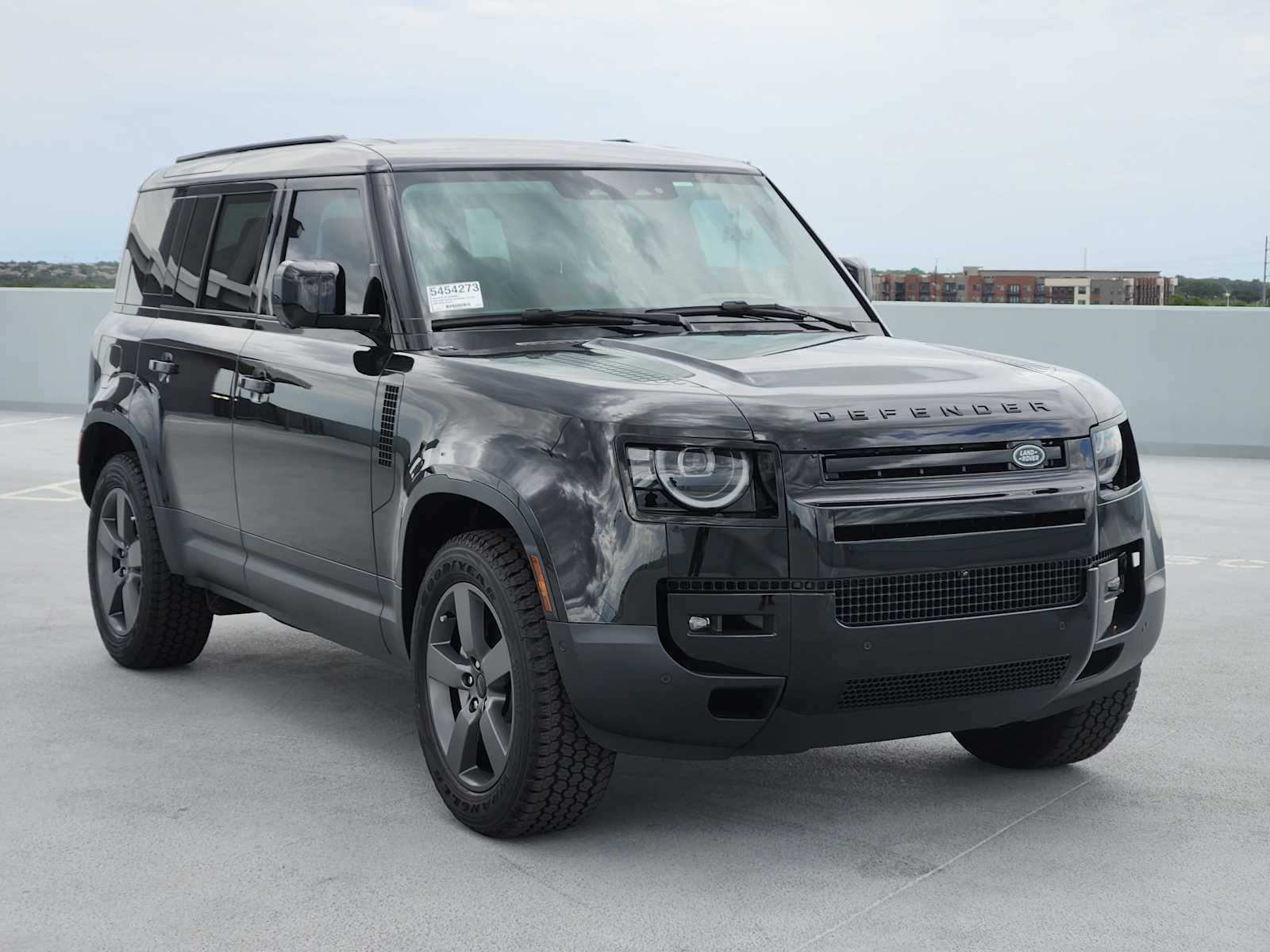 New 2026 Santorini Black LAND ROVER S image 3