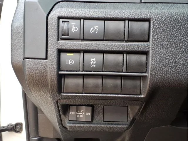 Used 2025  Toyota SR image 17