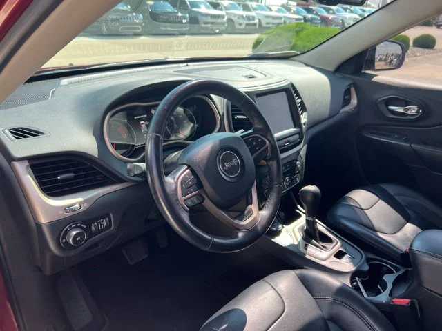Used 2016 Red Jeep Limited image 10