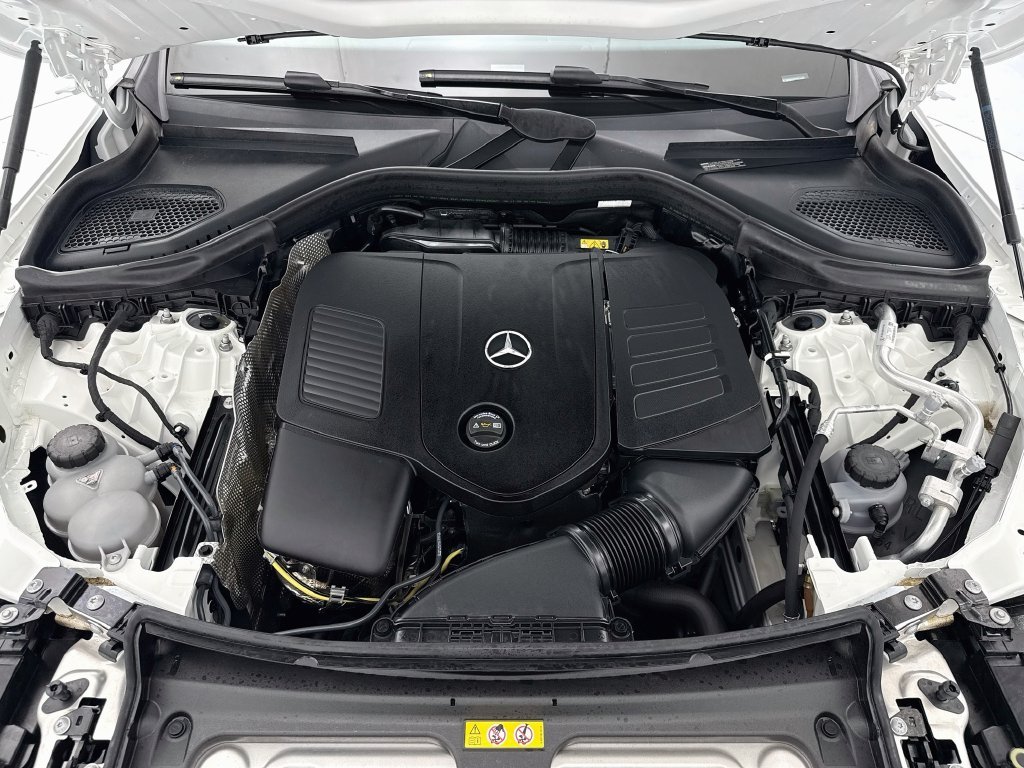 Certified Used 2026 Polar White Mercedes-Benz GLC 300 image 28